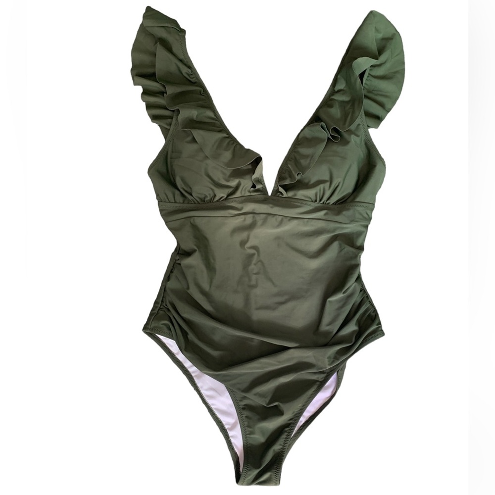 🚨Olive green Cupshe ruffle one piece ☀️